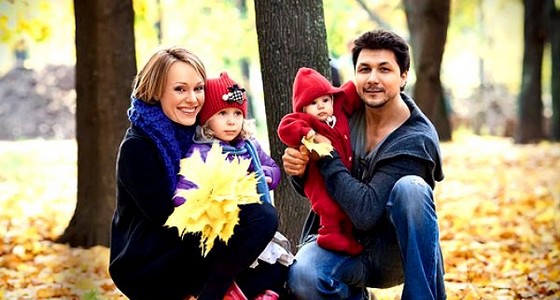 Актриса Ольга Ломоносова с мужем и дочками фото
