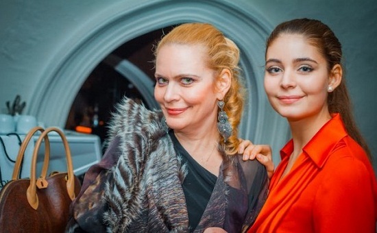 Алена Яковлева дочь фото