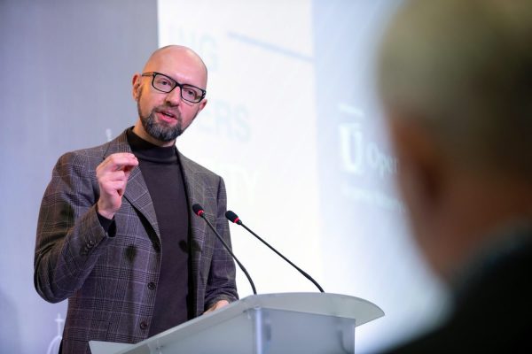 Чем сейчас занимается Яценюк и где живет: новости 2020 года
