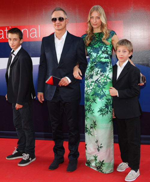 Степан михалков фото с женой и детьми сегодня