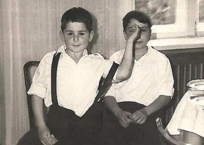 Александр Цекало в детстве с братом фото