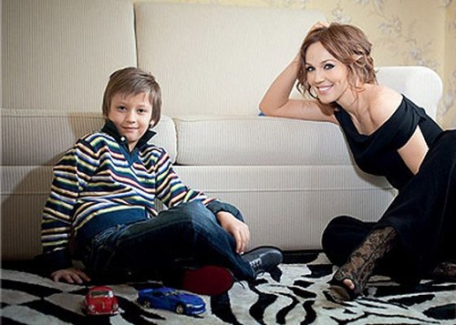 Гражданская жена Валерия Меладзе с сыном Константином фото