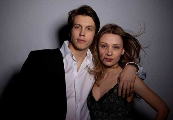 Денис Васильев с женой Ириной Таранник фото