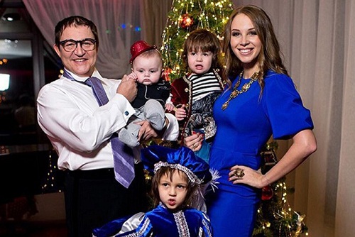 Дмитрий Дибров с семьей женой и детьми фото