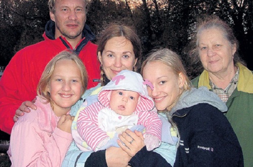 Евгений Сидихин с семьей женой и детьми фото