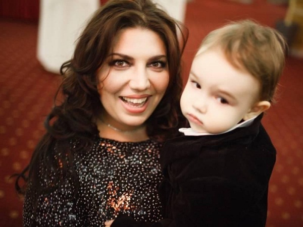 Екатерина Скулкина с сыном фото