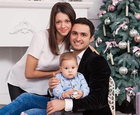 Игорь Ласточкин с семьей женой и сыном фото