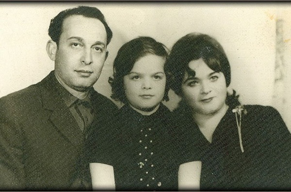 Лариса Долина в детстве с родителями фото