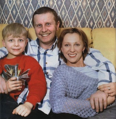 Елена Яковлева с семьей мужем Валерием и сыном Денисом фото