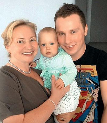 Светлана Пермякова с мужем и дочерью фото