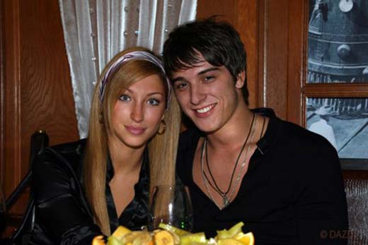 Станислав Бондаренко с женой Юлией Чиклиевой фото