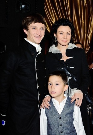 Юрий Чурсин с женой и сыном фото