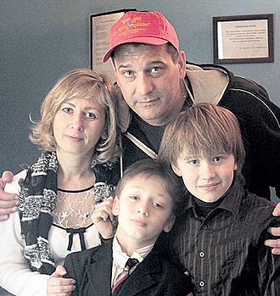 Ярослав Бойко с женой и сыном фото