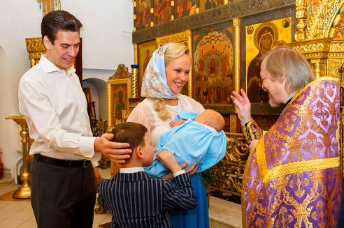 Дмитрий Дюжев с семьей фото